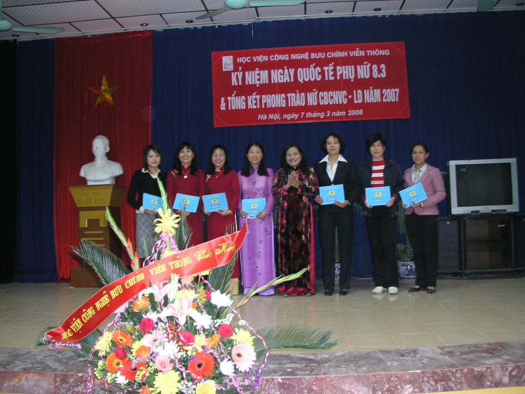 Mít tinh kỷ niệm ngày Quốc tế Phụ nữ 8/3