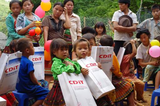 Làng Ca – Chuyến đi từ thiện đầy cảm xúc